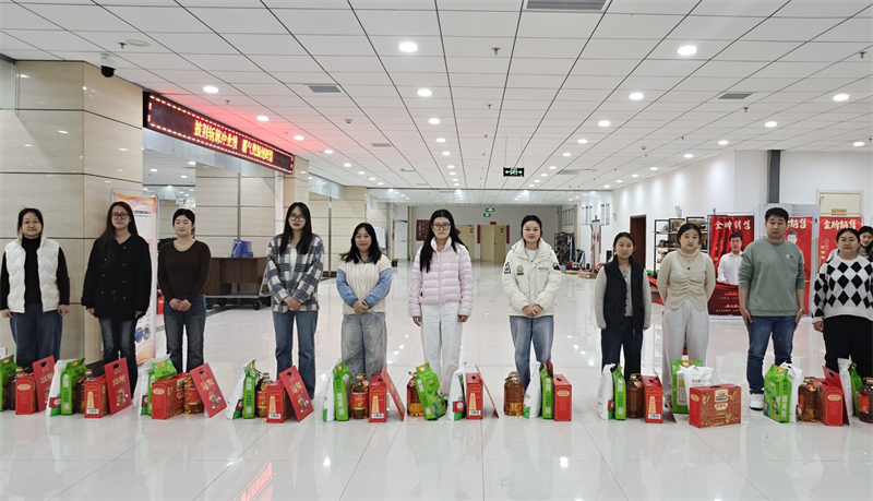 公司合1.jpg 公司合1.jpg